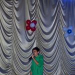 На сцене Карапетян Сергей.